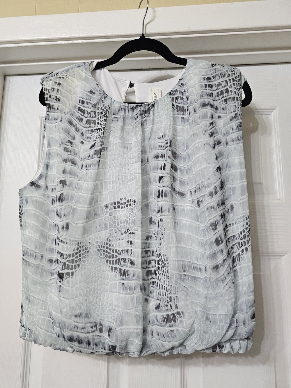 Worthington Sleeveless Gray Croc Print Blouse
